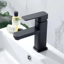 Torneira quadrada preta